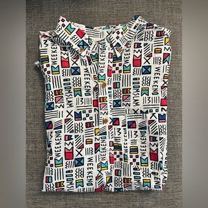 Fun and vibrant “weekend” Chubbies Men’s Medium Quarter Button Shirt